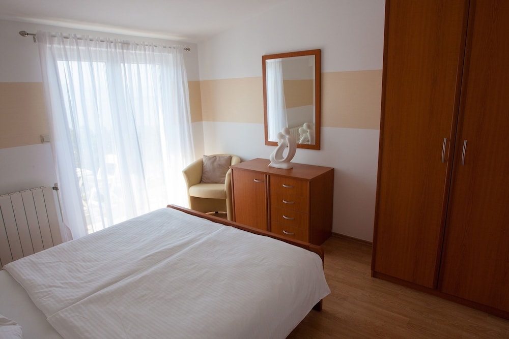 Apartments and Rooms Milcetic
