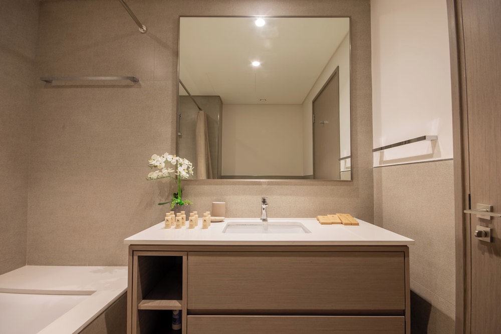 Grande Signature Residences - Downtown