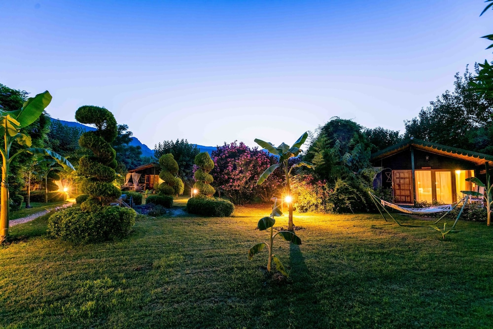 Etenna Beach Bungalows - Image 57