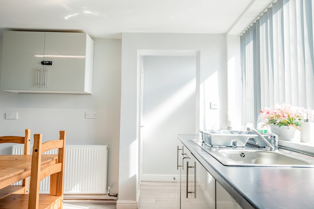Host Stay Park Cliffe House