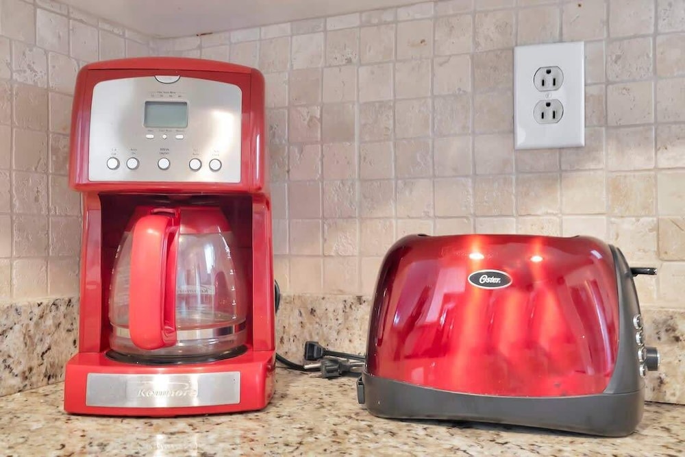 Updated Cozy Home Centrally Located pet Friendly