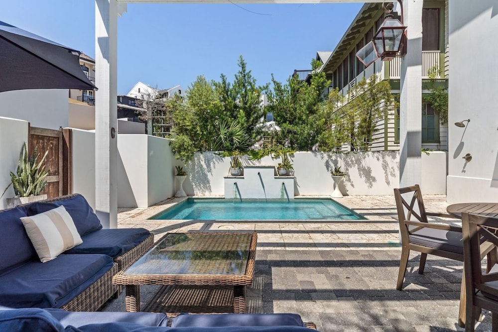 Rosemary Bluegrass by Avantstay LUX Downtown Rosemary Private Pool