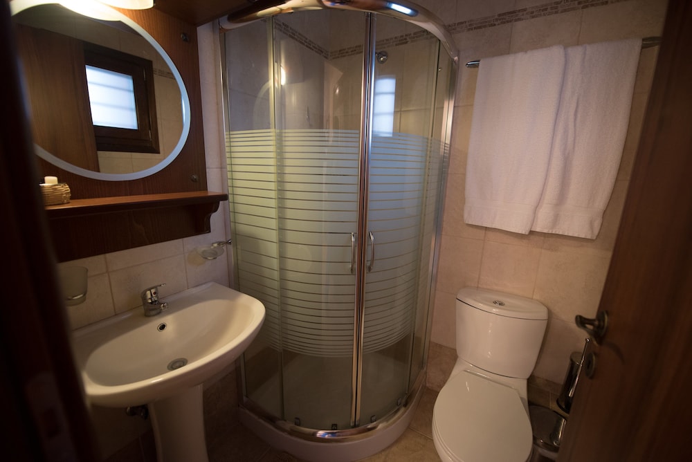 Chorostasi Guest House