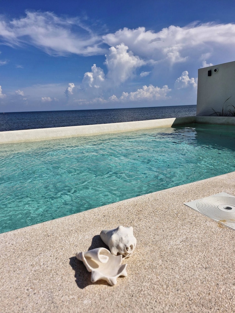 Cozy 1B & 1B Apartment Puerto Morelos With Private Beach