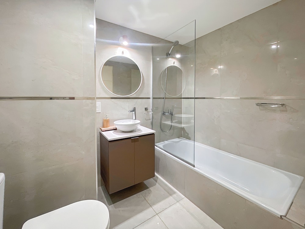Ayres Suites Moreno