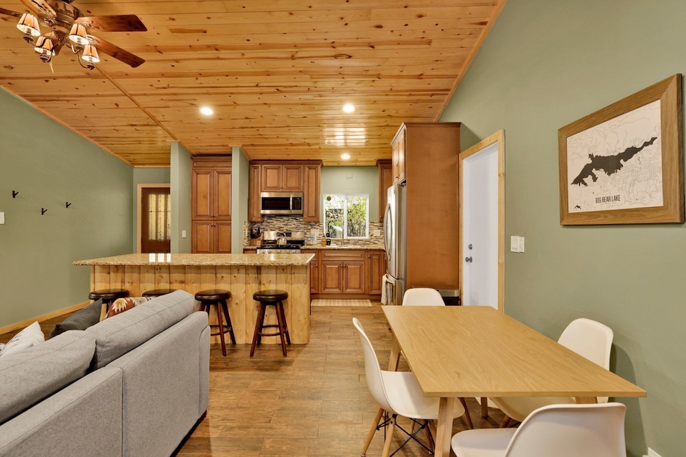 Country Club Cabin #357