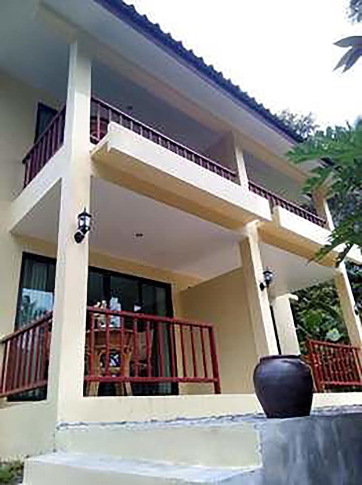 Baan Mai Beachfront Phuket Lone Island
