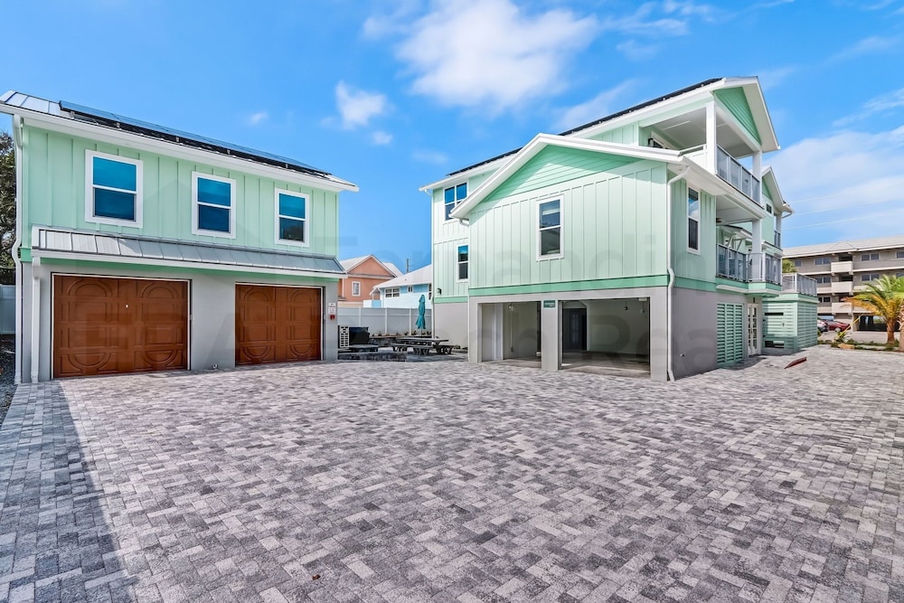 Fernandina Beach Vacations - 391 S Fletcher Ave C 3 Bedroom Townhouse by RedAwning - Property Image 16
