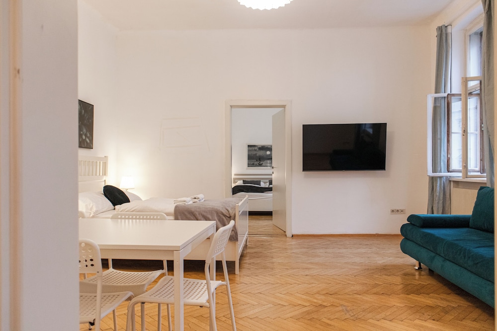 Comfort 3BR Apt Near Wiener Stadthalle