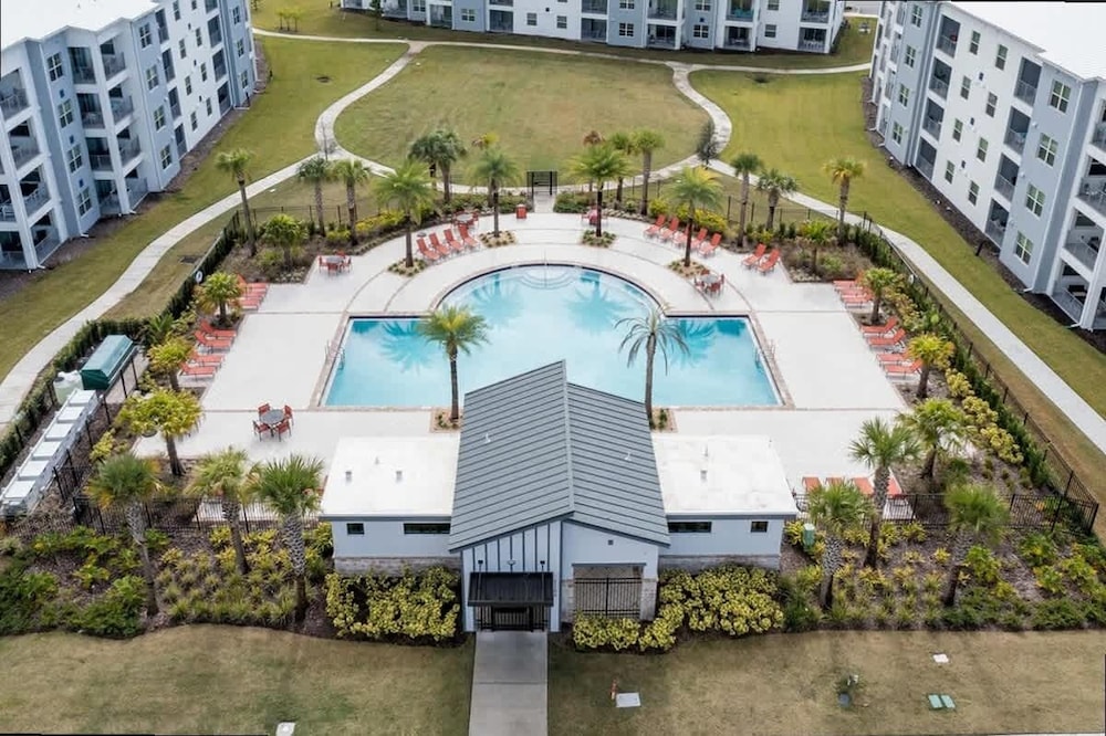 Lake View Resort Condo w Lazy River Near Disney