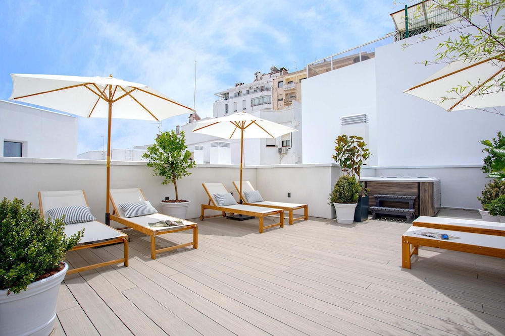Exclusive Penthouse Near Torre del Oro Betis Xxvi
