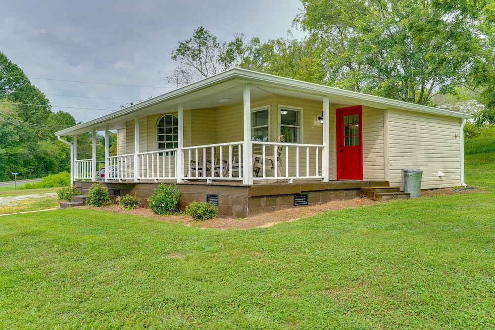 Blairsville Beauty Near Hiking Trails & Vineyards! view 2