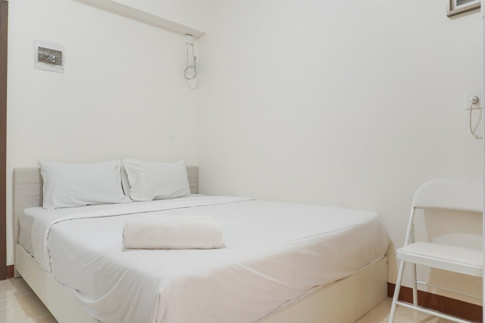 Homey And Minimalist Studio At Loftvilles City Apartment