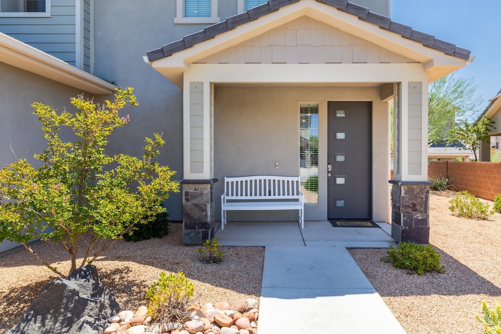 Above Parr - Pet Friendly! 5 Bedroom Home
