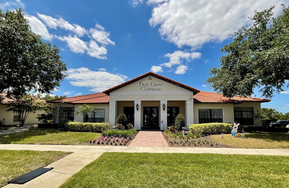 Coco Villa Stay for 10 w/ Resort-style Amenities