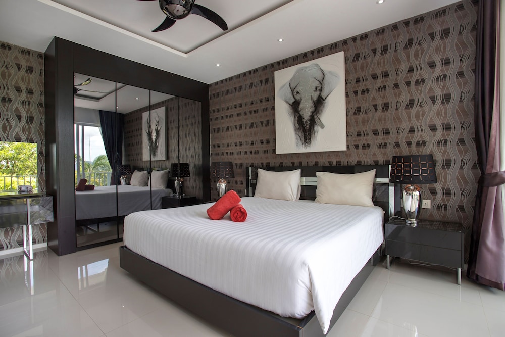 Seaview Pool Villa Dragon D in Tropics view 5