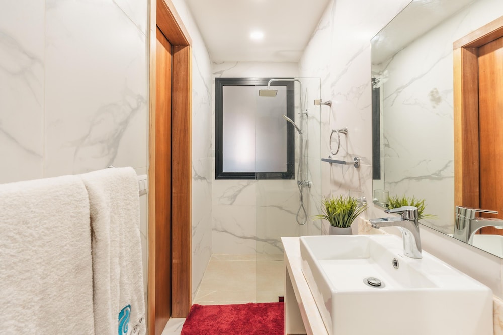 Apartment With Private Pool w 2br in cap Cana