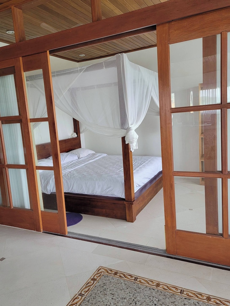 Uluwatu 3 Bed Luxury Villa-pool-magic Ocean Views