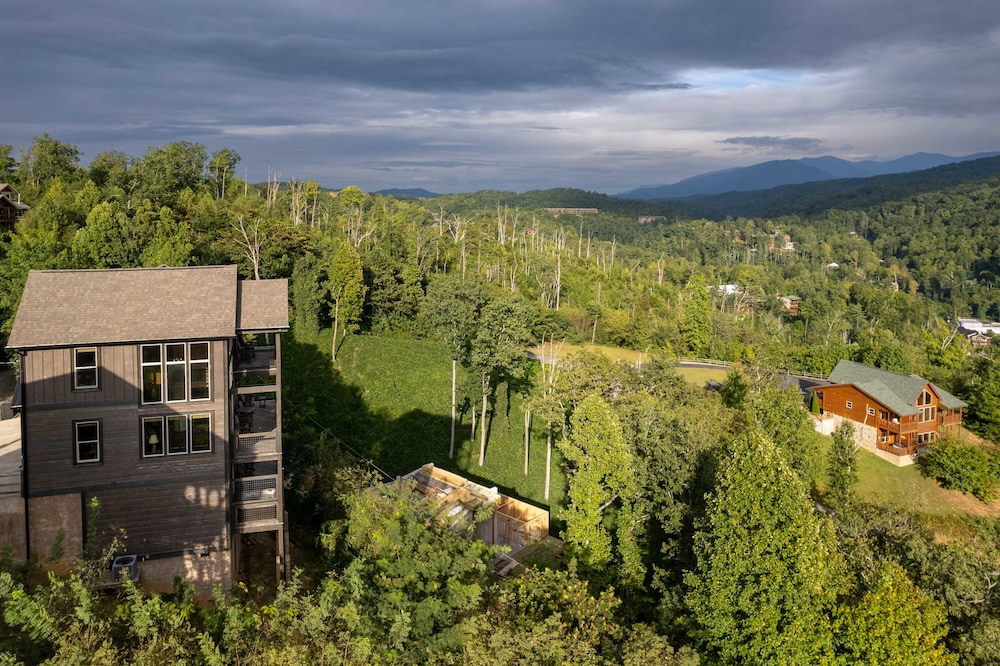Stunning 4bedroom With Sky Views