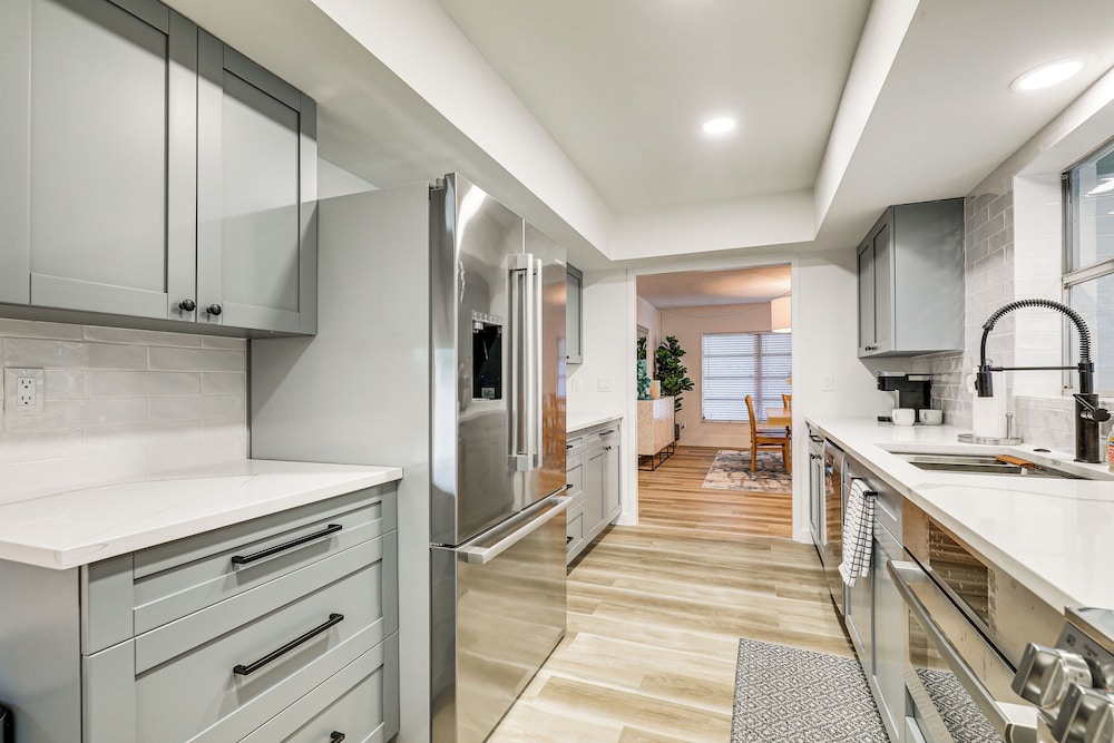 Davis Island Home w/ Lanai: 3 Mi to Downtown Tampa