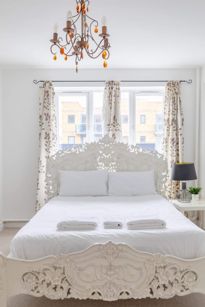 Well Located 2BD Flat 20 Mins to Tower Bridge!