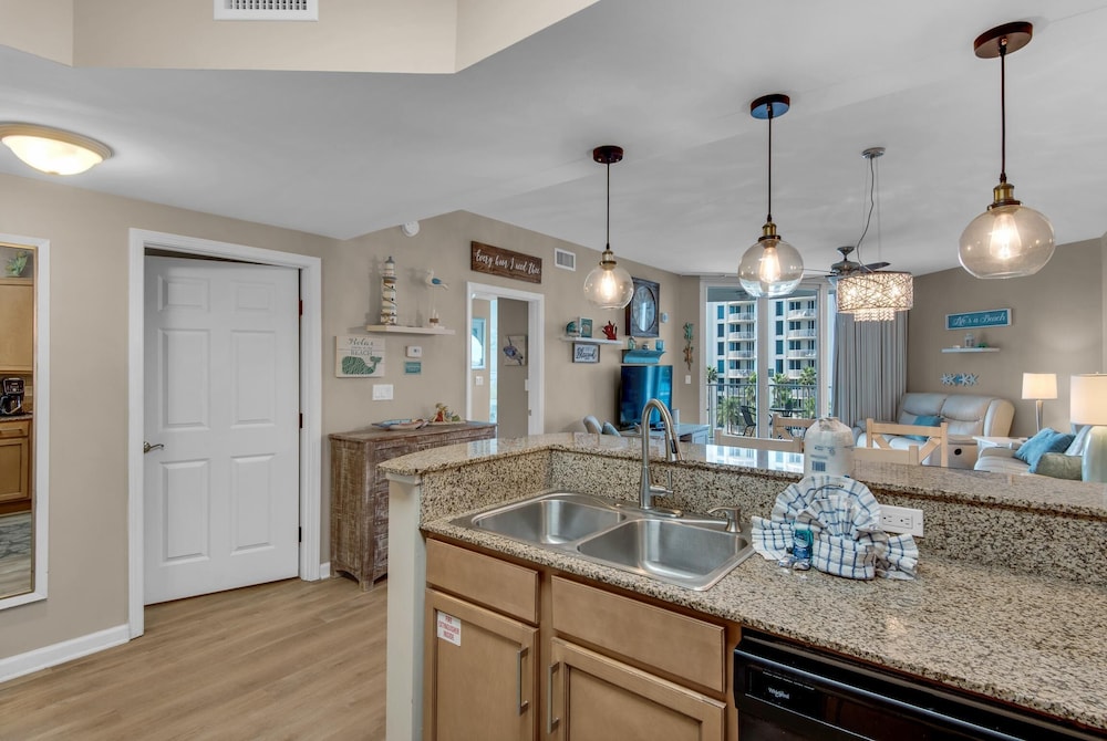 Palms Resort #1503 Jr. 2BR