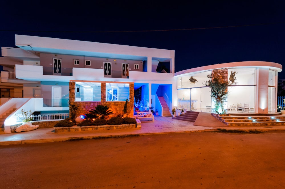 Kouros Home Hotel