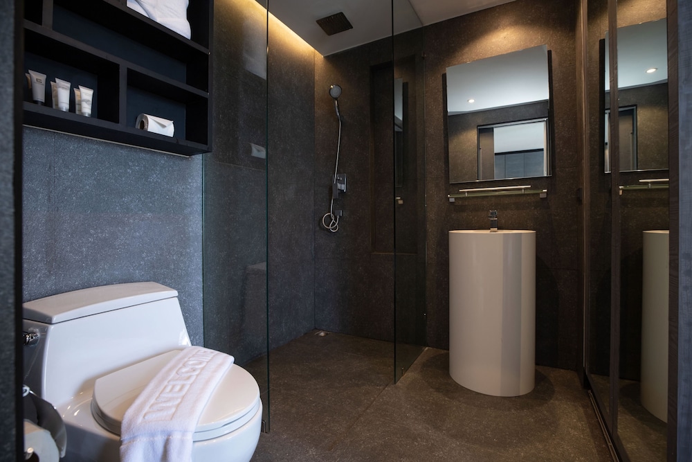 Chic Suite B704 at Citygate Kamala