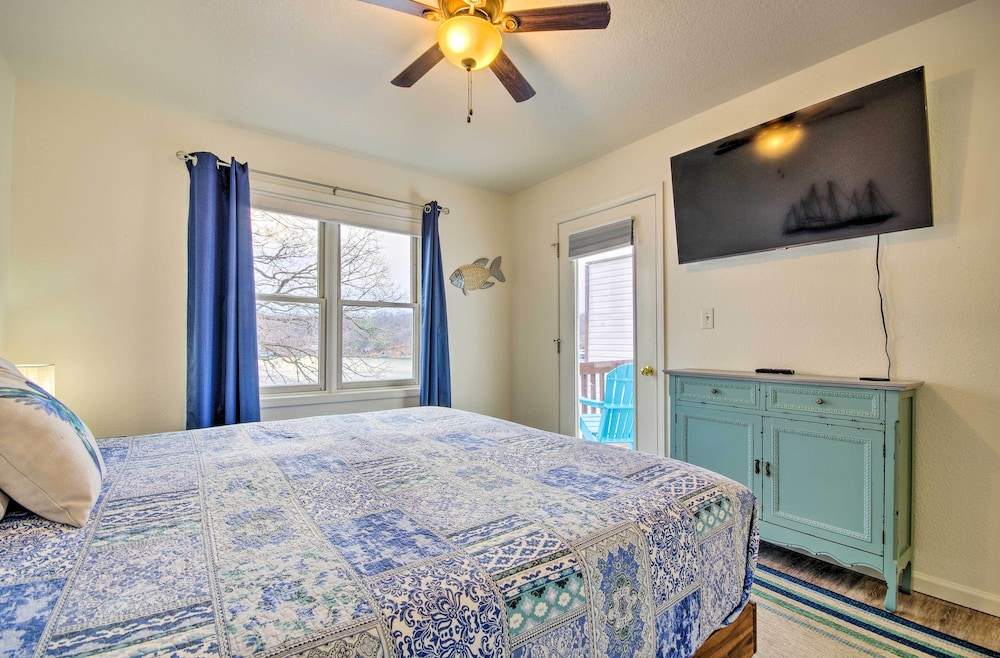Lake of the Ozarks Vacation Rental: Boat Dock/slip