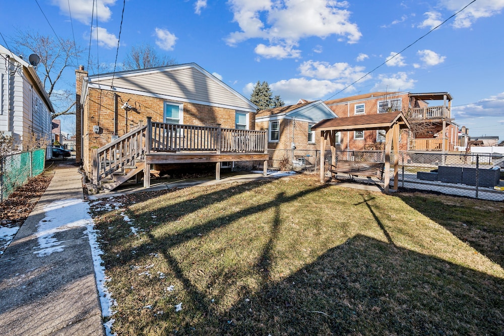 Charming Belmont Heights Oasis 4 Bedroom Home