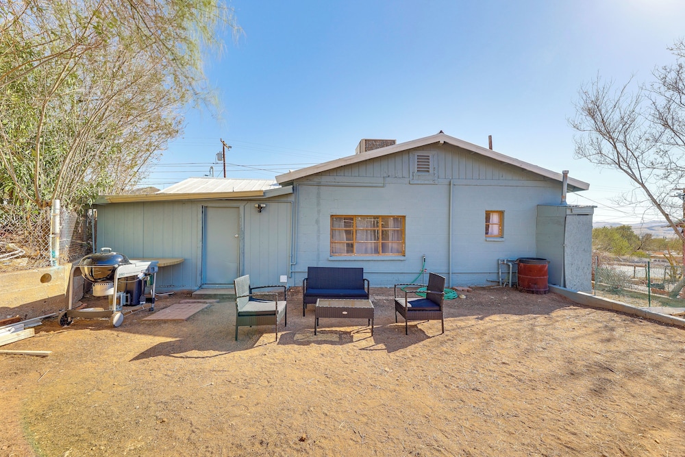 Fenced Yard & Mtn Views: Dog-friendly Superior Gem