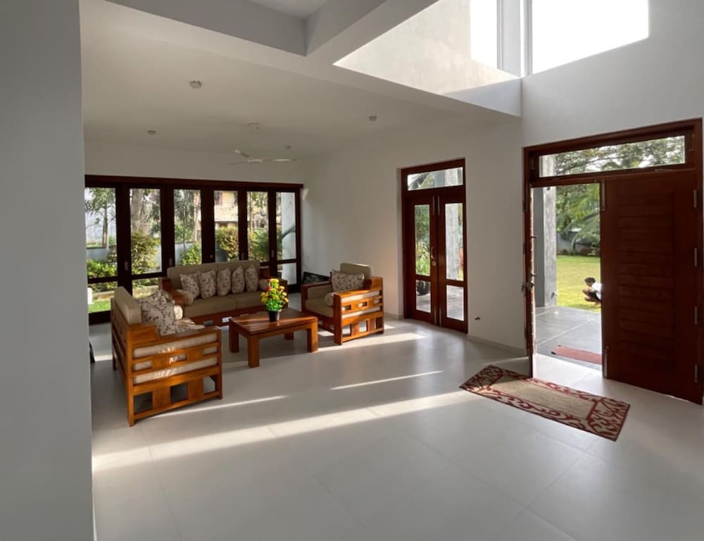 Spacious Stand-alone 2-bed Villa in Galle view 5