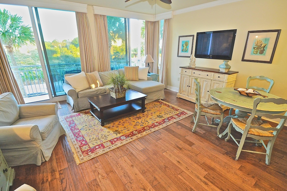 Six Palms 2B 2 Bedroom Condo By Coastal Dreamin