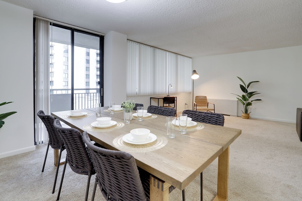 DC Airport Metroline Apartments