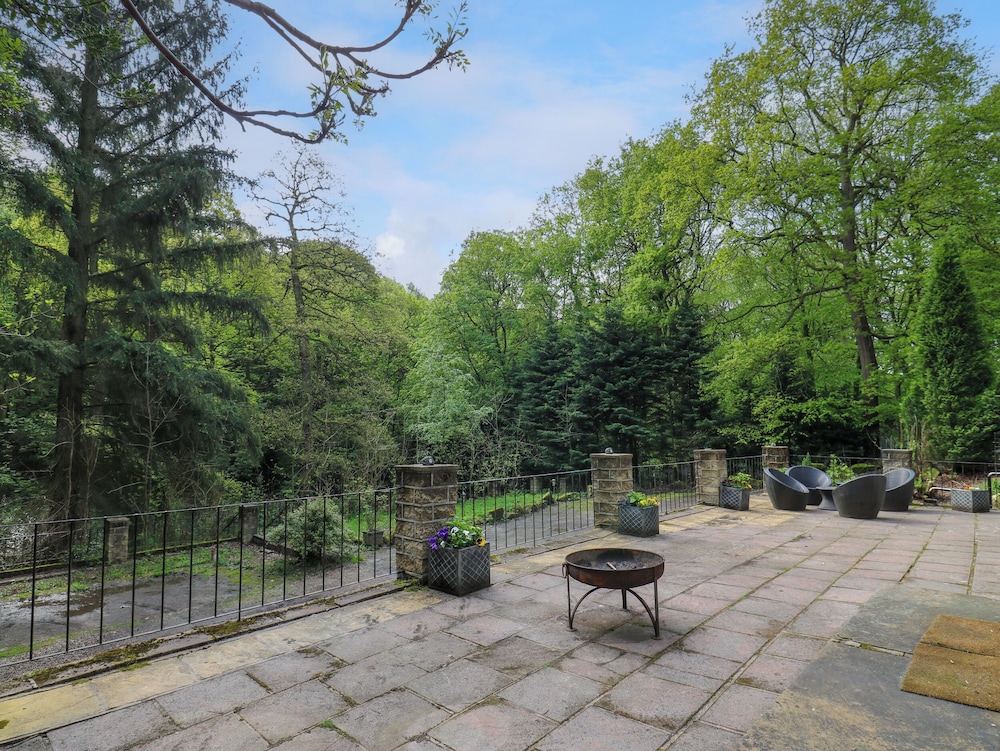 Highwood Lodge