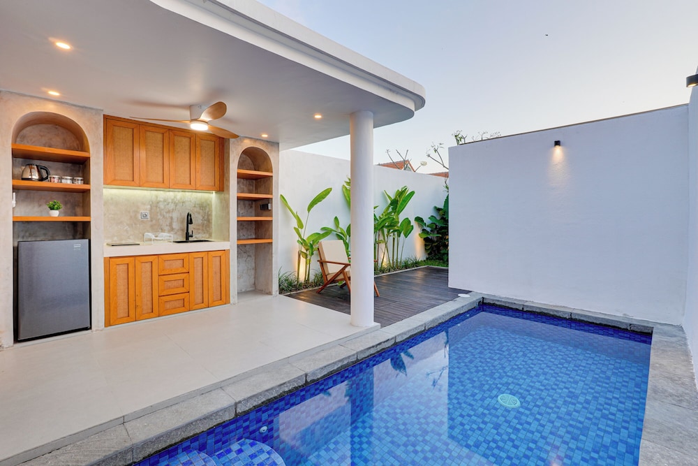 LaLuxe Villa and Residence