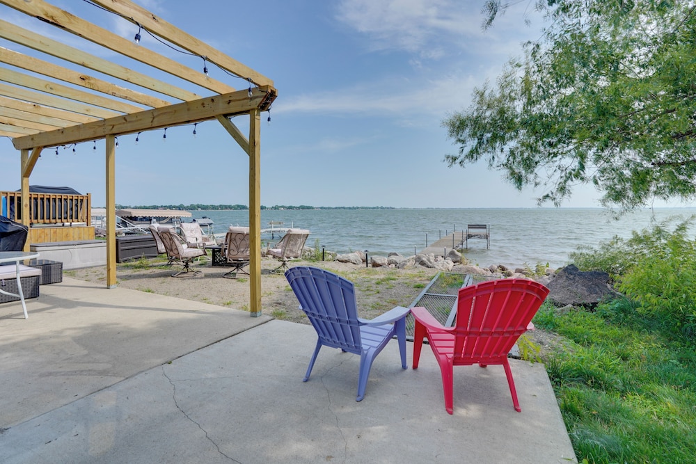 Lakefront Vacation Rental With Fire Pit  Dock! - Property Image 12