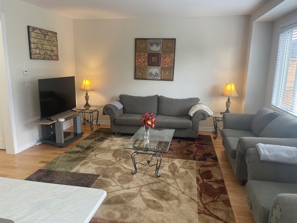 Brand New 3 Bedroom Home in West Niagara