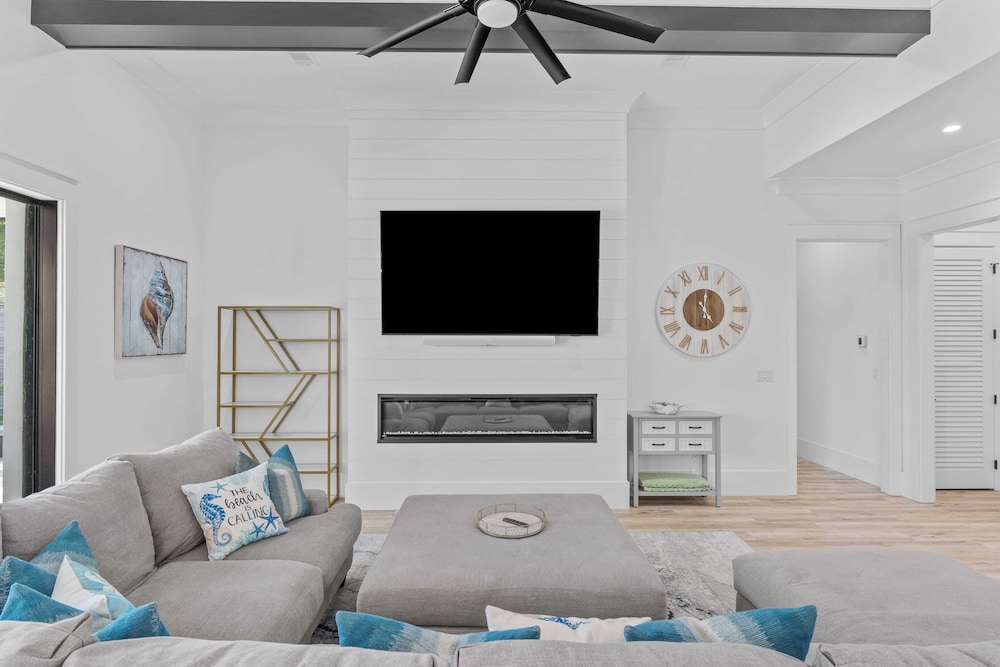 30A Happy by the Sea by Avantstay Pool, Golf Cart, Bikes