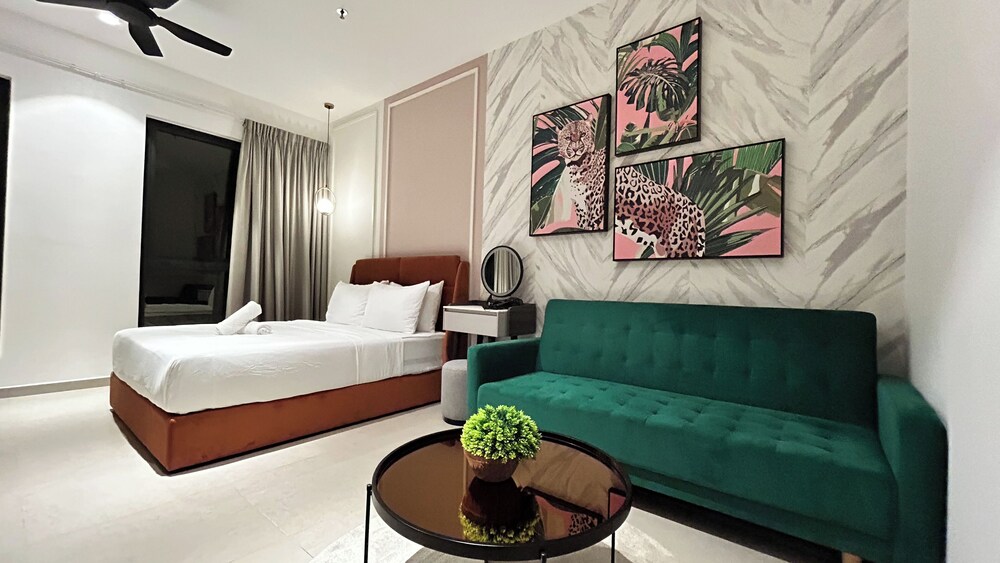 The Paxtonz by Manhattan Group