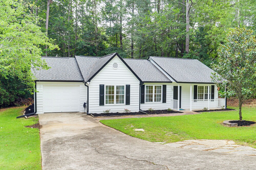 Walk to Dtwn Woodstock: Modern Home w/ Patio!