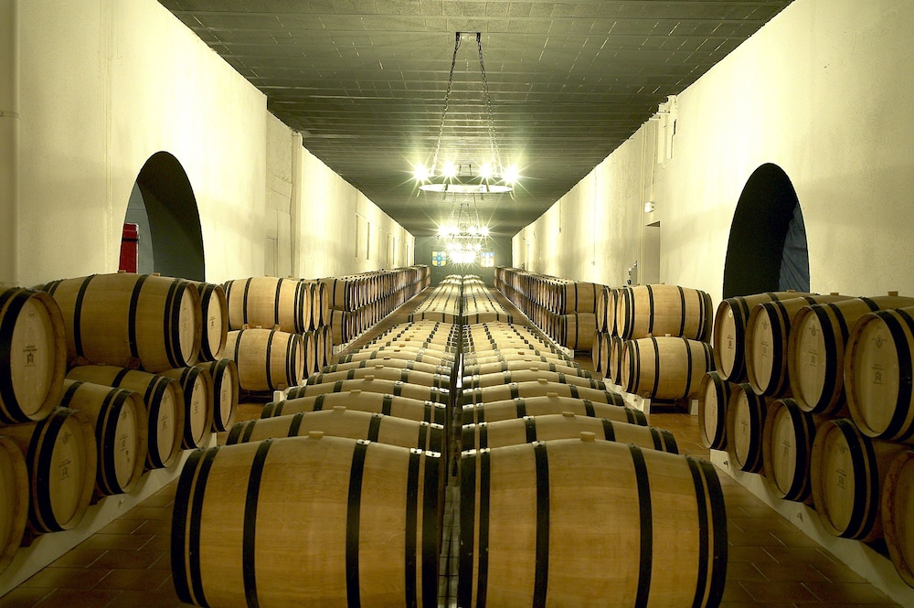 Château La Tour Carnet - B.Magrez Luxury Wine Experience