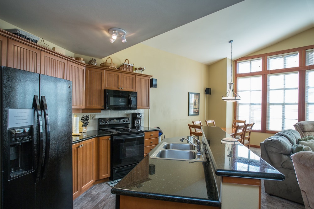 Eagle Springs East - 2 Bedroom Condos in Solitude UT