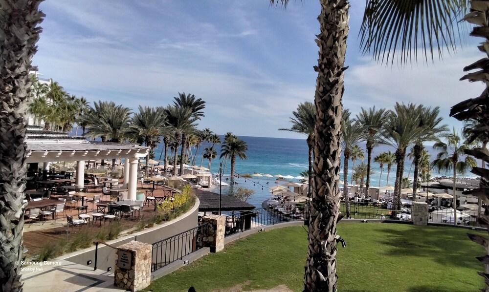 Ocean view beach suite
