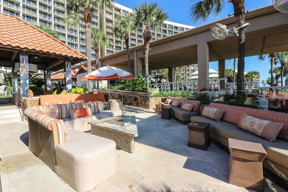 Beautiful San Luis Condo Amazing Pool View and Amenities