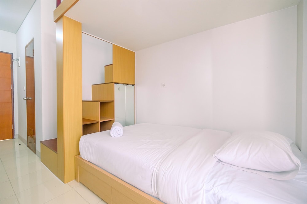 Compact and Relaxing Studio at Dave Apartment view 4