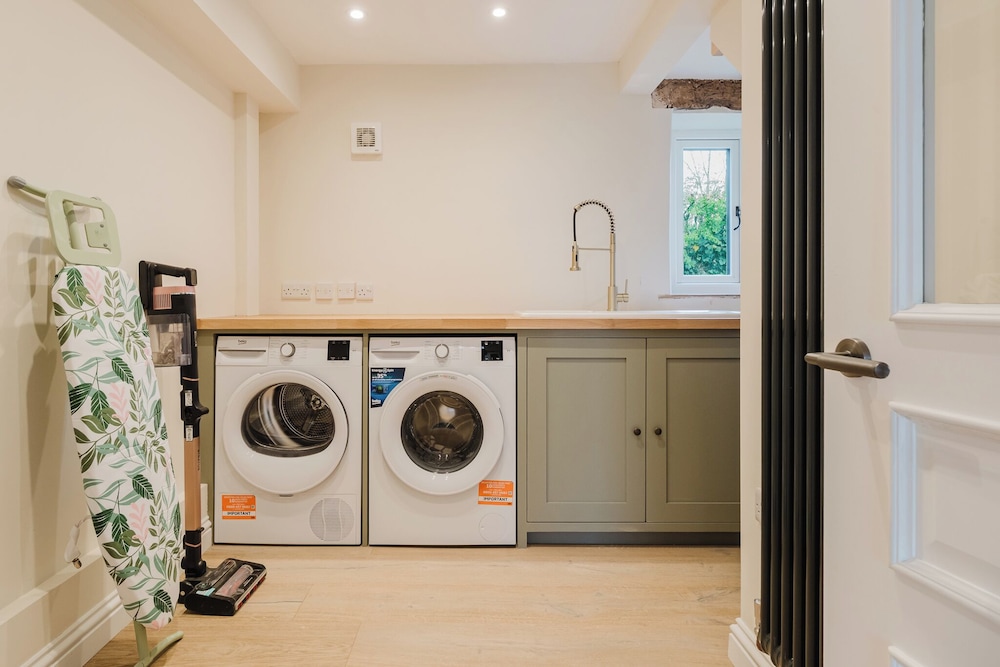 Mulberry Cottage 5BD in Wiltshire