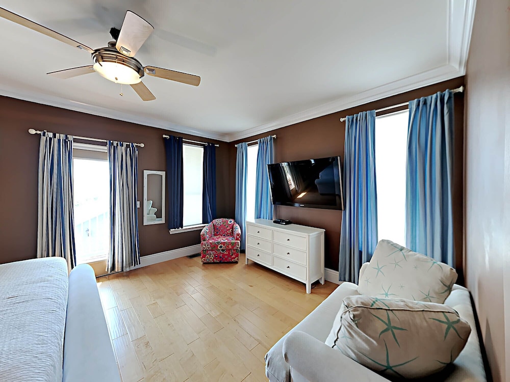 A Mid-Summer's Night Dream by Southern Vacation Rentals view 2