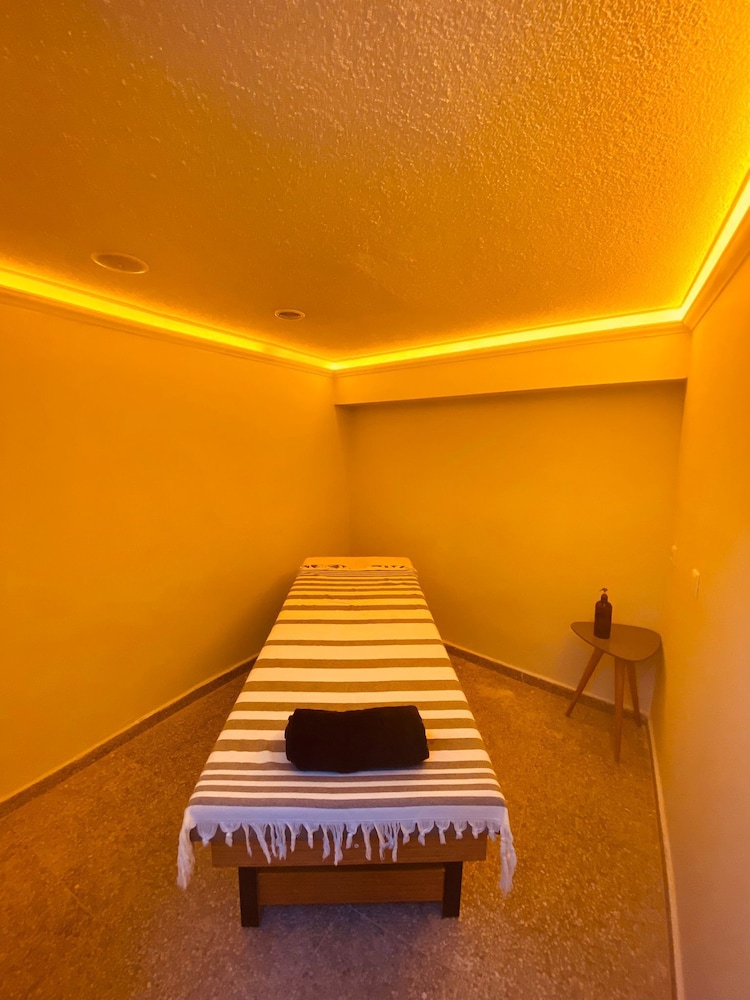 Royal Bosphorus Otel - Image 7