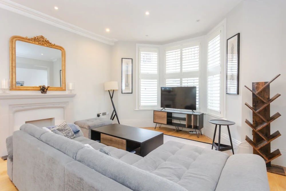 Modern 2 Bedroom Apartment Near Gloucester Road